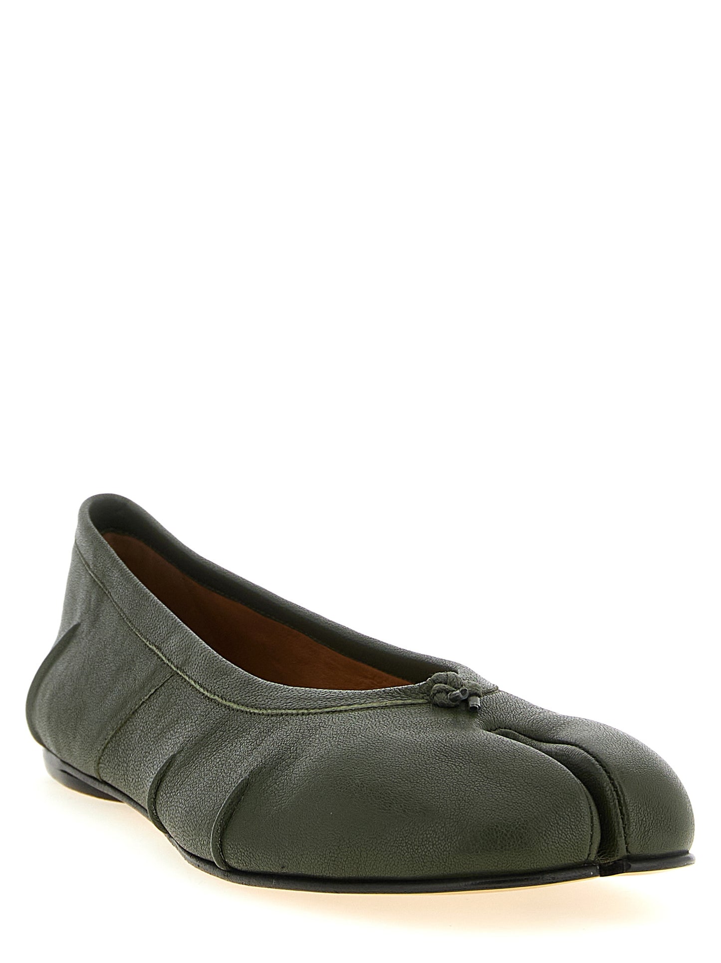 Ballet Flat Shoes by Maison Margiela for women in lambskin leather bicolour, green, olive, white & signature presents a impeccable silhouette as Women's Lambskin Leather Ballet Flat Shoes, artfully designed with a and a impeccable for a refined, upscale finish.