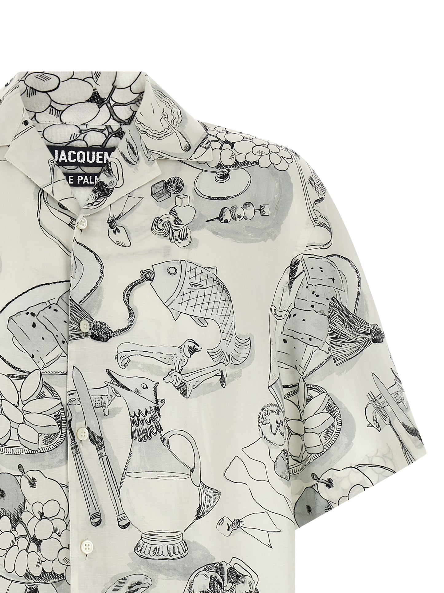 Shirt by Jacquemus for men in linen viscose bicolour, pearl & print presents a discerning silhouette, showcasing a sophisticated and for a truly discerning finish.