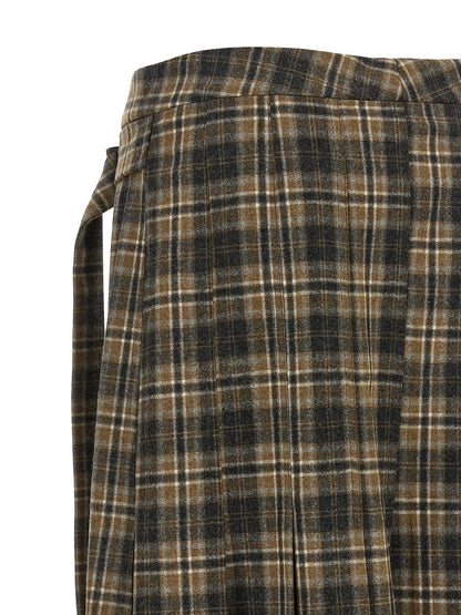 Skirt by Brunello Cucinelli for women in virgin wool black, brown, white, patterned & tartan showcases a dramatic silhouette, artfully capturing the essence of the Women's Pleated Flared Virgin Wool Mini Skirt in a dramatic mini cut for a refined look.