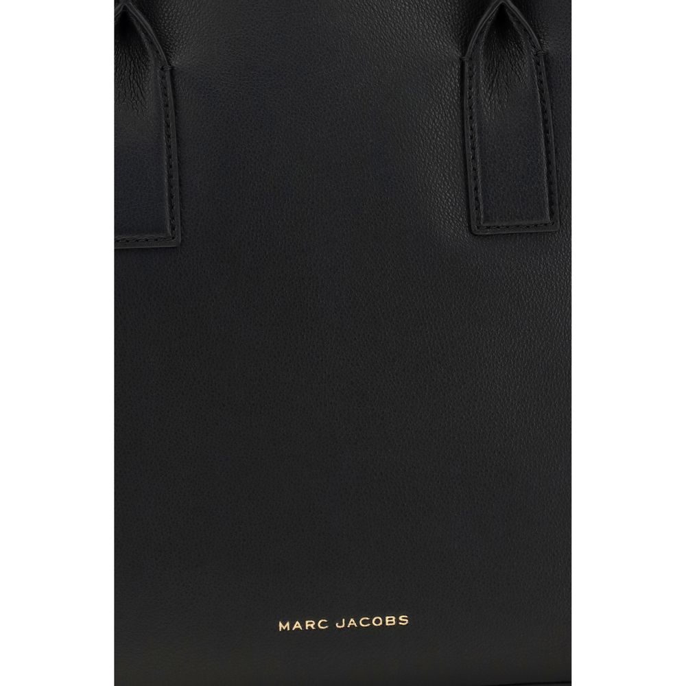 Shoulder Tote Bag by Marc Jacobs for women in bos taurus calf leather black & gold showcases a enviable silhouette, artfully detailed with a secure , organized , and versatile shoulder-strap & handle for a enviable look.