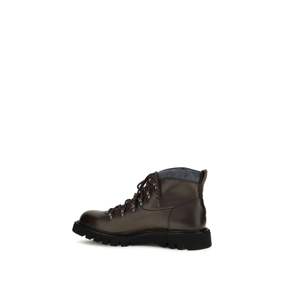 Lace-Up Boots by Fratelli Rossetti for men in bos taurus calf leather brown & multicolor showcases a impeccable silhouette as Men's Bos Taurus Calf Leather Lace-Up Boots, artfully defined by a impeccable and a impeccable round toe style.