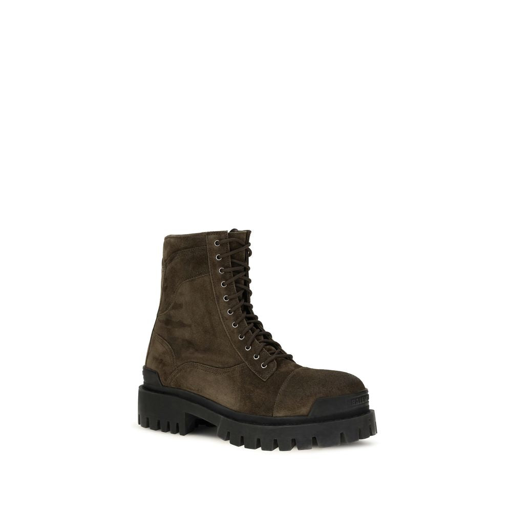 Lace-Up Combat Boots by Balenciaga for men in bos taurus calf suede leather bicolour & signature features an effortless chic silhouette from the Men's Bos Taurus Calf Suede Leather Lace-Up Combat Boots collection, showcasing a effortless chic and refined round toe style for an effortless chic look.