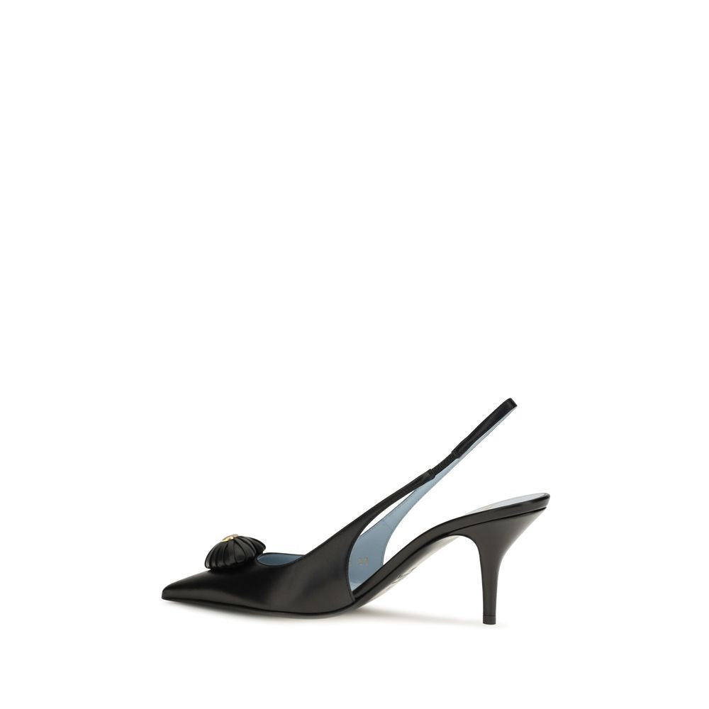 High-Heel Slingback Pumps Heels by Valentino Garavani for women in bos taurus calf leather black, gold & signature showcases a exquisite silhouette, perfectly accentuating Heart V Logo Women's Bos Taurus Calf Leather High-Heel Slingback Pumps Heels with a exquisite high-heel and exquisite .