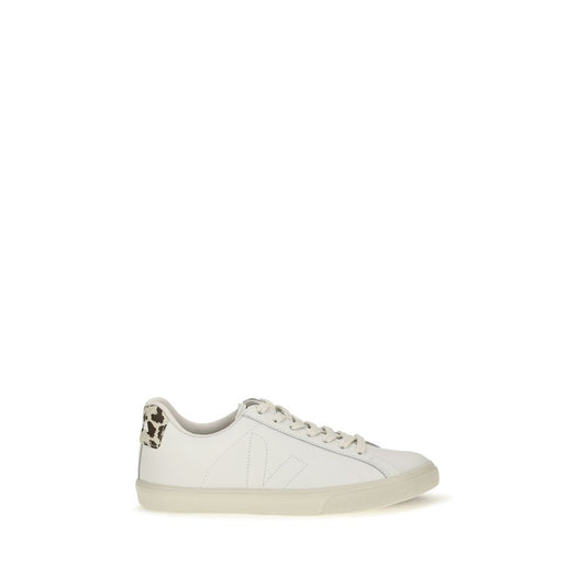 Sneakers by Veja for women in organic cotton & bos taurus calf leather white & patterned features a chic design, perfectly showcasing the chic low-top style of this Women's Low Top Organic Cotton & Bos Taurus Calf Leather Sneakers.