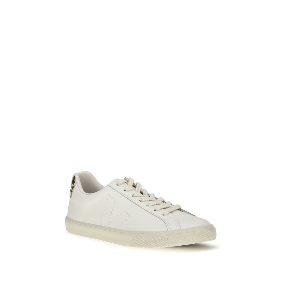 Sneakers by Veja for women in organic cotton & bos taurus calf leather white & patterned features a chic design, perfectly showcasing the chic low-top style of this Women's Low Top Organic Cotton & Bos Taurus Calf Leather Sneakers.