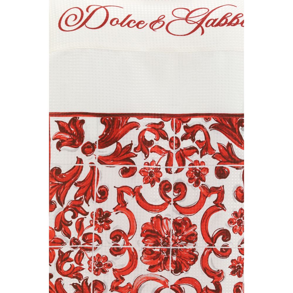 Shirt by Dolce & Gabbana for men in silk twill white, patterned, jacquard & print showcases a sleek silhouette, elegantly detailed with a sleek and for a sleek finish.