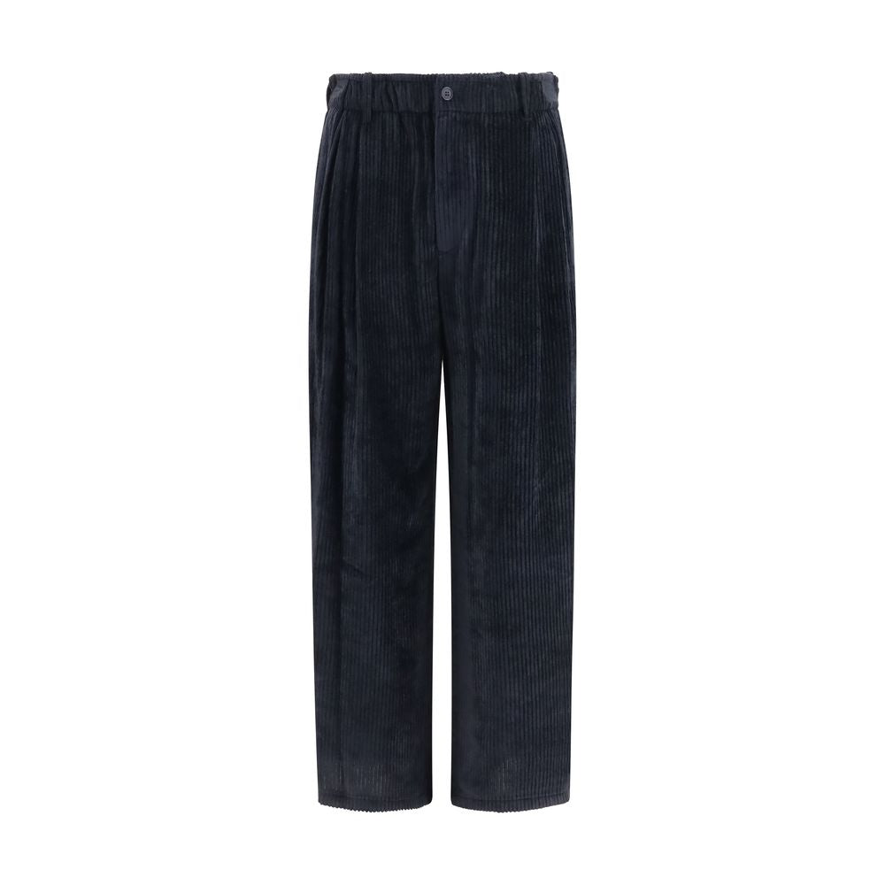 Casual Pants by Giorgio Armani for men in cotton viscose velvet black features an sophisticated and relaxed-fit, regular-fit, wide & oversized with a precise long, creating a sophisticated and sophisticated silhouette.
