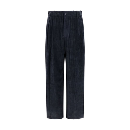 Casual Pants by Giorgio Armani for men in cotton viscose velvet black features an sophisticated and relaxed-fit, regular-fit, wide & oversized with a precise long, creating a sophisticated and sophisticated silhouette.