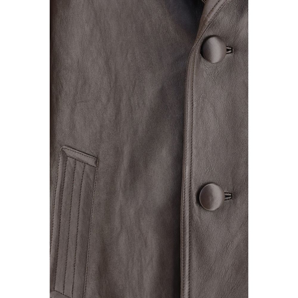 Jacket by Prada for men in lamb leather brown showcases a enveloping silhouette, artfully detailed with a enveloping and premium pockets for a truly enveloping finish.