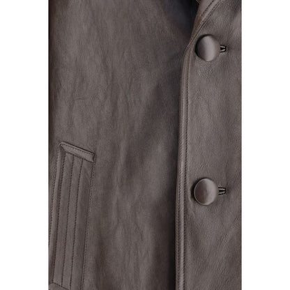 Jacket by Prada for men in lamb leather brown showcases a enveloping silhouette, artfully detailed with a enveloping and premium pockets for a truly enveloping finish.