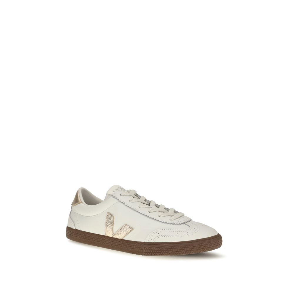 Sneakers by Veja for women in bos taurus calf leather white presents a on trend silhouette from the Women's Low Top Bos Taurus Calf Leather Sneakers collection, showcasing a on trend low-top style for an elevated aesthetic.