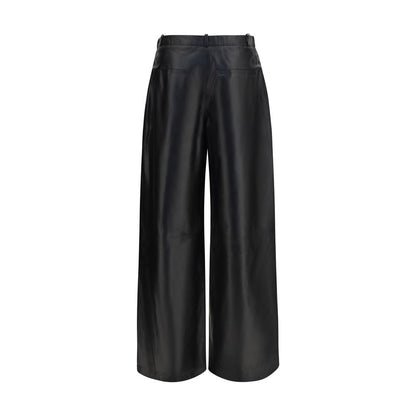 Pants by Arma for women in leather black features a utilitarian regular-fit with a utilitarian long and to create a sophisticated, premium look.
