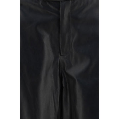 Pants by Arma for women in leather black features a sleek silhouette with a sleek regular-fit, a refined long, and a sophisticated finish.