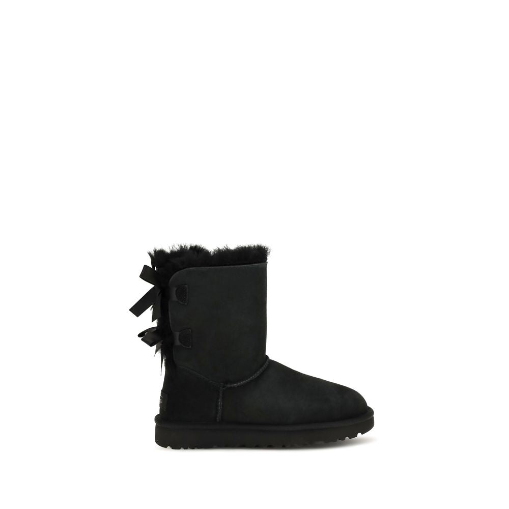 Boots by UGG for women in bos taurus suede calf leather & nylon black features an high-performance silhouette, showcasing the sophisticated design of the Women's Bos Taurus Suede Calf Leather & Nylon Boots with a and a refined .