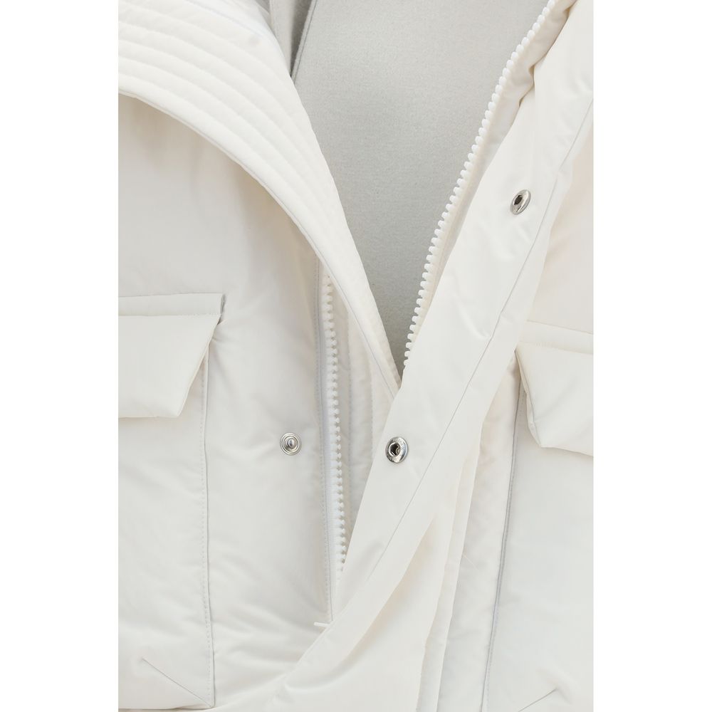 Overcoat by Sacai for women in polyester white showcases a architectural silhouette, artfully detailed with a distinctive and functional pockets & insulated for a architectural finish.