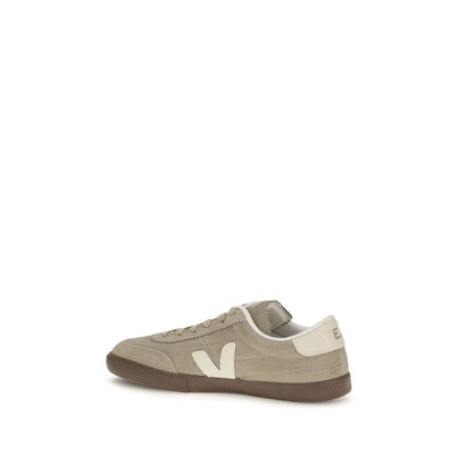 Sneakers by Veja for women in suede leather & textile bicolour & natural presents a sumptuous silhouette, artfully capturing the essence of the Women's Low Top Suede Leather & Textile Sneakers with its sumptuous low-top style design.