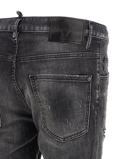 Jeans by Dsquared² for men in stretch denim cotton dark-gray & signature features an sophisticated low rise and skinny with a precise long, creating a sophisticated and sophisticated silhouette.