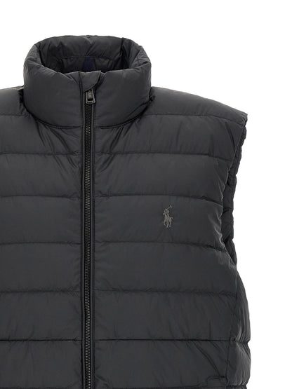 Vest by Polo Ralph Lauren for men in polyester black showcases a utilitarian silhouette, artfully incorporating pockets and a utilitarian for a truly utilitarian finish.