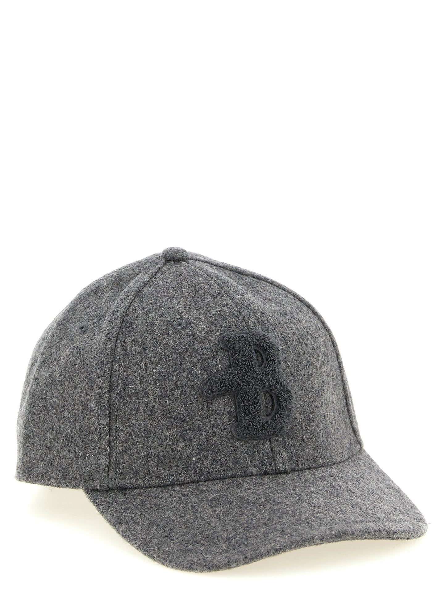 This Baseball Cap by Ballantyne for men in wool gray & monogram presents a distinguished silhouette, meticulously showcasing the signature aesthetic and high-end profile of the Wool Baseball Cap.