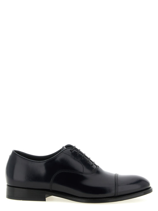 Low-Heel Oxford Lace-Up Shoes by Doucal's for men in calfskin & lamb leather black showcases a impeccable silhouette as Blake Men's Calfskin & Lamb Leather Low-Heel Oxford Lace-Up Shoes, artfully designed with a impeccable low-heel and refined for a impeccable finish.