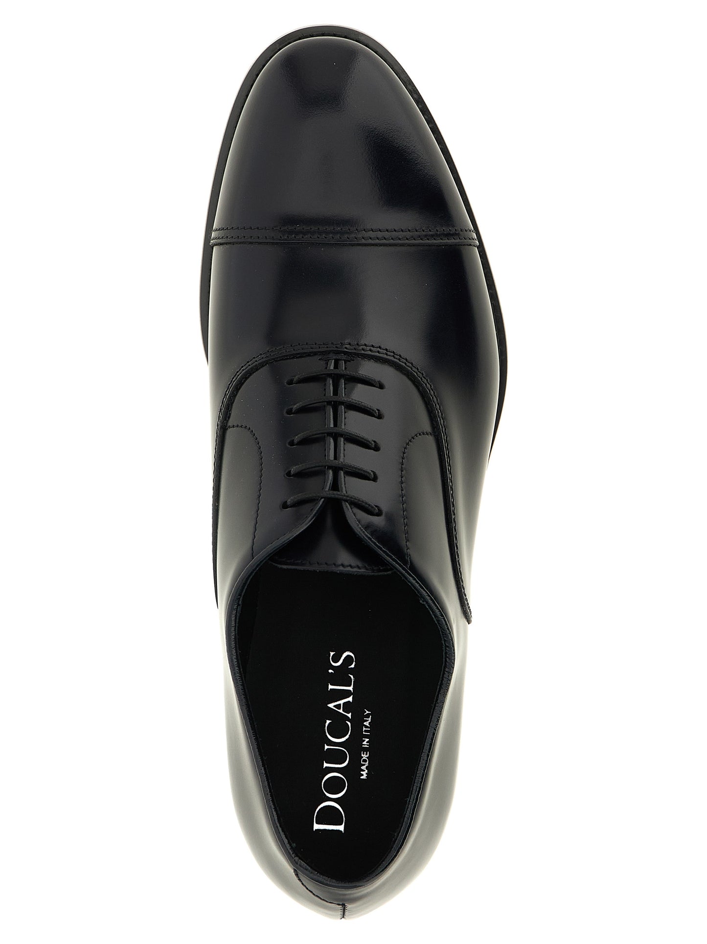 Low-Heel Oxford Lace-Up Shoes by Doucal's for men in calfskin & lamb leather black showcases a resplendent Blake Men's Calfskin & Lamb Leather Low-Heel Oxford Lace-Up Shoes aesthetic, defined by its resplendent and elegant low-heel.