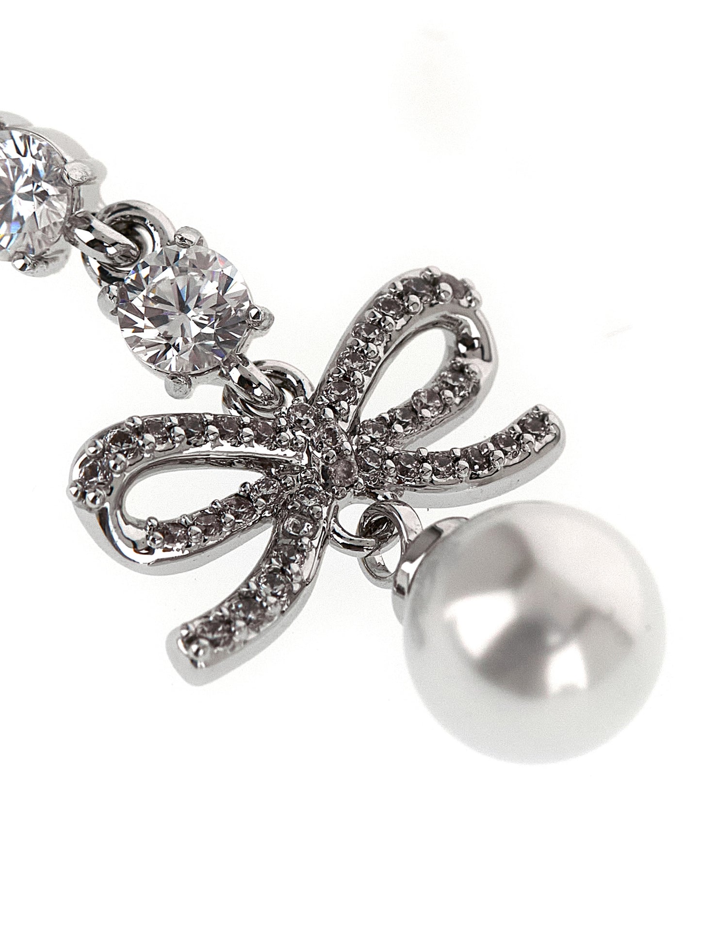 Earrings by Self-Portrait for women in suede lamb leather pearl, silver, white & patterned showcases a artisanal silhouette, artfully capturing the essence of Women's Drop Teardrop Silver Brass Pearls & Crystal Earrings with its exquisite drop teardrop.