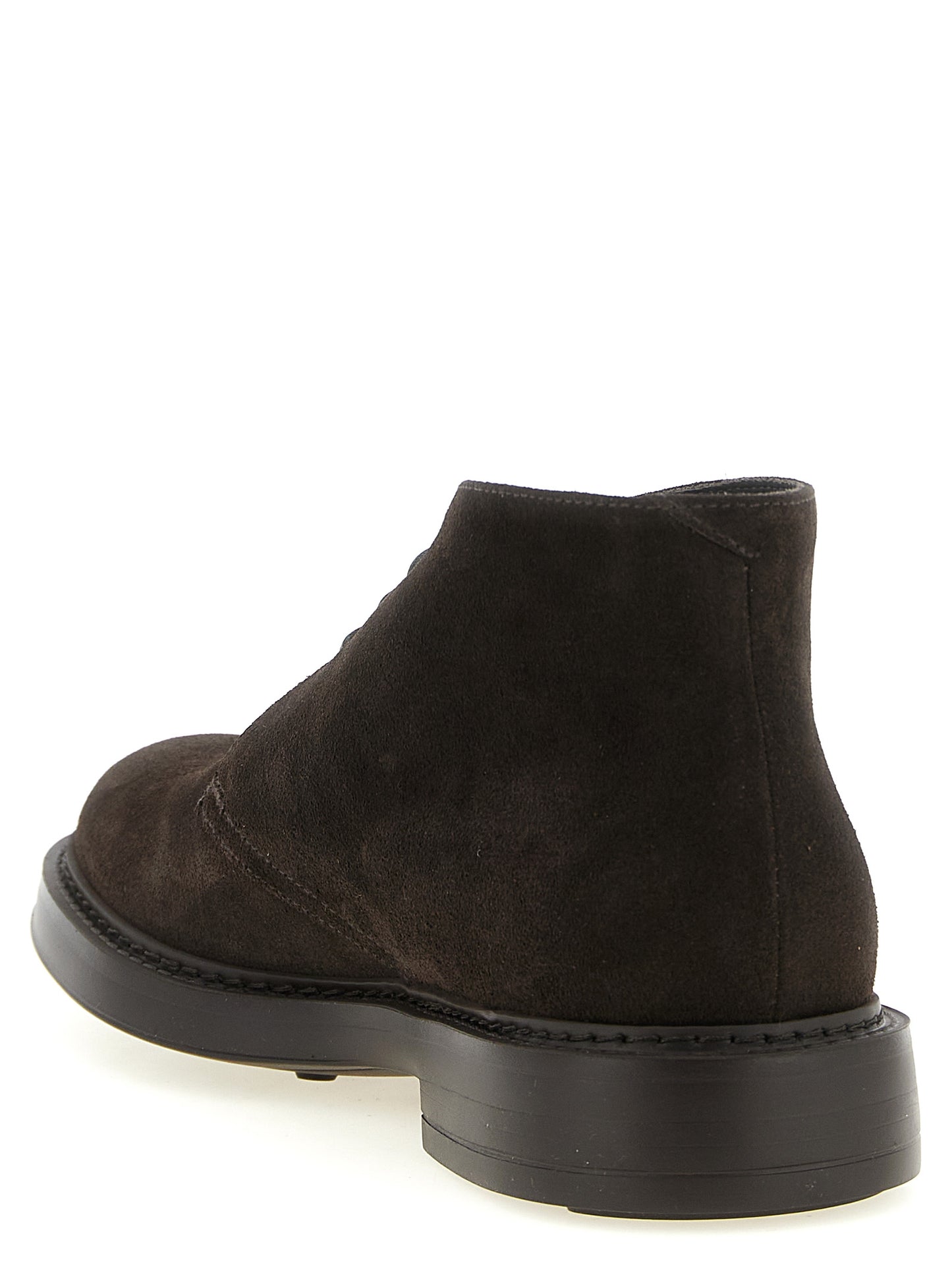 Ankle Chukka-Desert Boots by Doucal's for men in suede lamb leather brown features an high-performance silhouette, showcasing the sophisticated design of the Men's Suede Lamb Leather Ankle Chukka-Desert Boots with a and a refined .