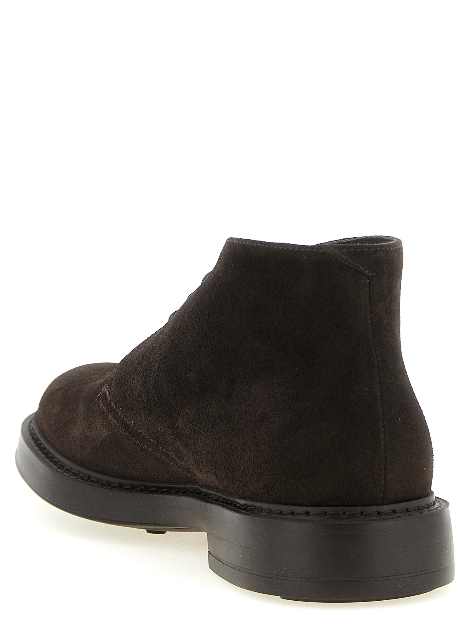 Ankle Chukka-Desert Boots by Doucal's for men in suede lamb leather brown features an high-performance silhouette, showcasing the sophisticated design of the Men's Suede Lamb Leather Ankle Chukka-Desert Boots with a and a refined .