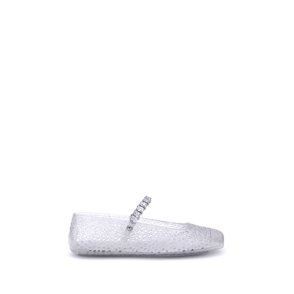 Ballet Flat Shoes by Jimmy Choo for women in tu polyurethane & crystal white features an captivating silhouette, showcasing the captivating style of the Women's TU Polyurethane & Crystal Ballet Flat Shoes with its distinct and refined square toe style.