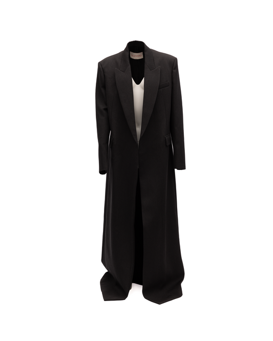 Overcoat by Valentino Garavani for women in wool black features a cosy chic silhouette, artfully detailed with a sophisticated and premium for a cosy chic finish.