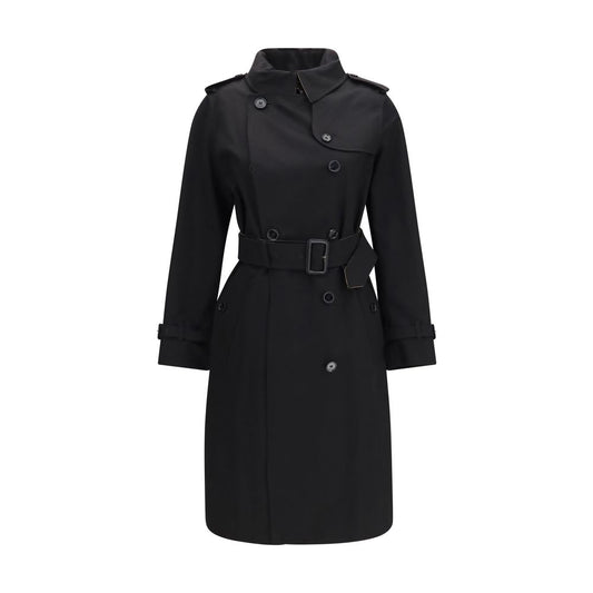 This Burberry women cotton Trench Coat in beige & black presents a high style silhouette, meticulously detailed with pockets and a high style for a sophisticated, timeless look.