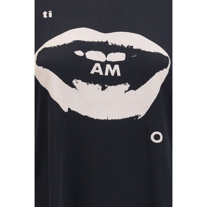 T-Shirt by Fendi for women in organic cotton black & print showcases a unassuming silhouette, artfully detailed with a refined and unassuming for a sophisticated, contemporary look.