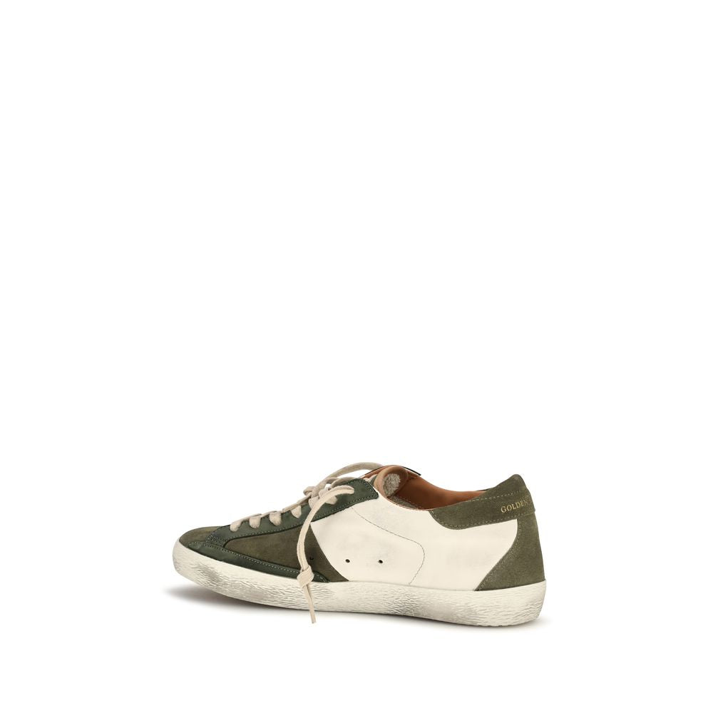 Sneakers by Golden Goose for men in bos taurus calf suede leather bicolour, mustard & signature presents a sumptuous silhouette, artfully capturing the essence of the Star Men's Fashion Bos Taurus Calf Suede Leather Sneakers with its sumptuous fashion style design.