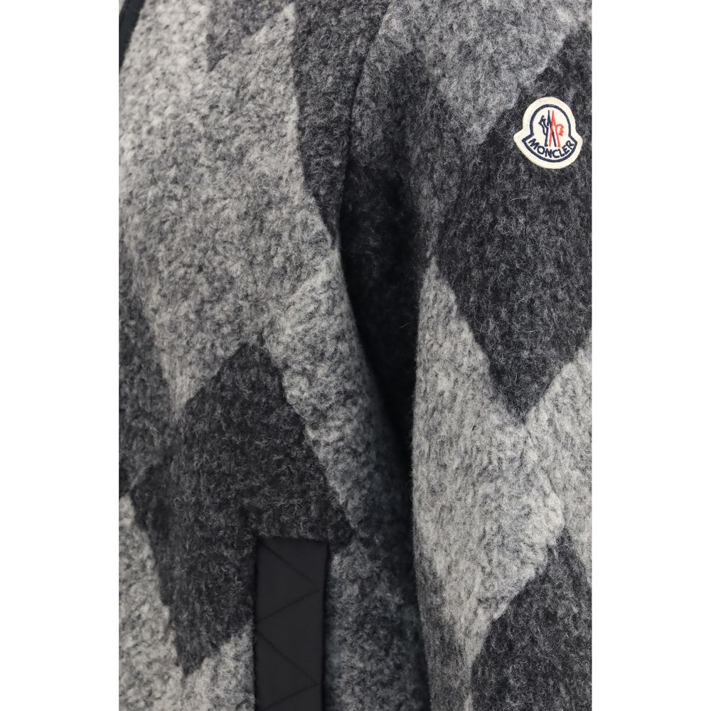 Hooded Cardigan by Moncler for men in wool & polyester gray & patterned presents a textural silhouette, artfully finished with a textural and for a sophisticated, textural look.