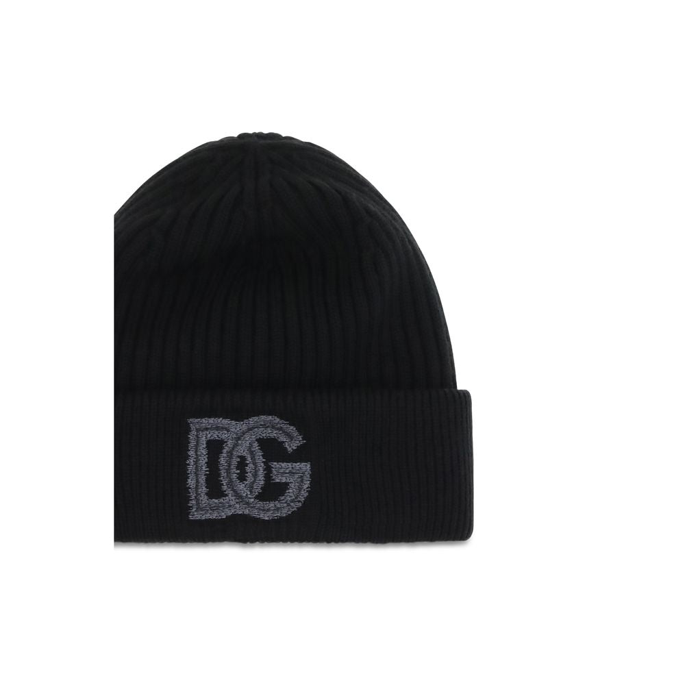 Beanie Hat by Dolce & Gabbana for men in merino virgin wool & polyamide black features a distinguished knit construction, showcasing the sophisticated silhouette and distinguished finish of the Merino Virgin Wool & Polyamide Beanie Hat.