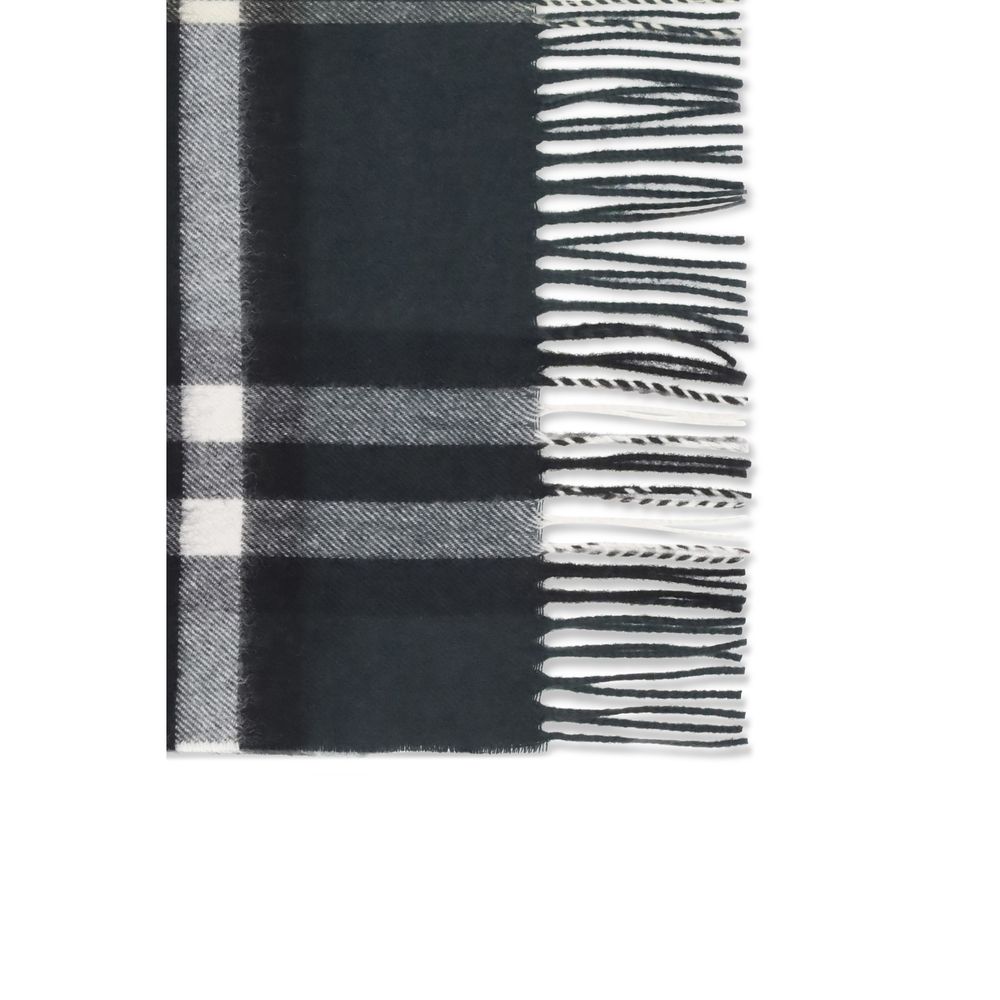 Scarf by Burberry for men in cashmere & capra leather bicolour presents a effortlessly chic silhouette, artfully capturing the essence of the effortlessly chic Cashmere & Capra Leather Shawl Scarf design for a sophisticated look.