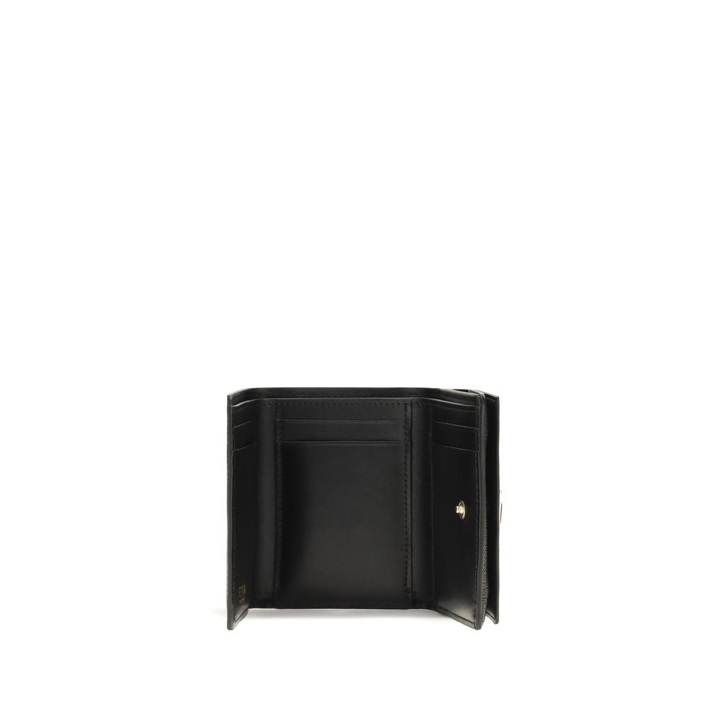 Cardholder Wallet by Fendi for women in bos taurus calfskin leather black, gold & monogram showcases a enchanting silhouette, artfully detailed with the signature style of the Bos Taurus Calfskin Leather Cardholder Wallet and functional card-organization compact-design trifold coin-purse.