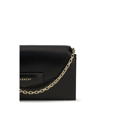 Cardholder Wallet by Givenchy for women in bos taurus calfskin leather black, gold & signature presents a refined silhouette, artfully capturing the essence of the Antigona Bos Taurus Calfskin Leather Cardholder Wallet design with sophisticated card-organization for a refined look.