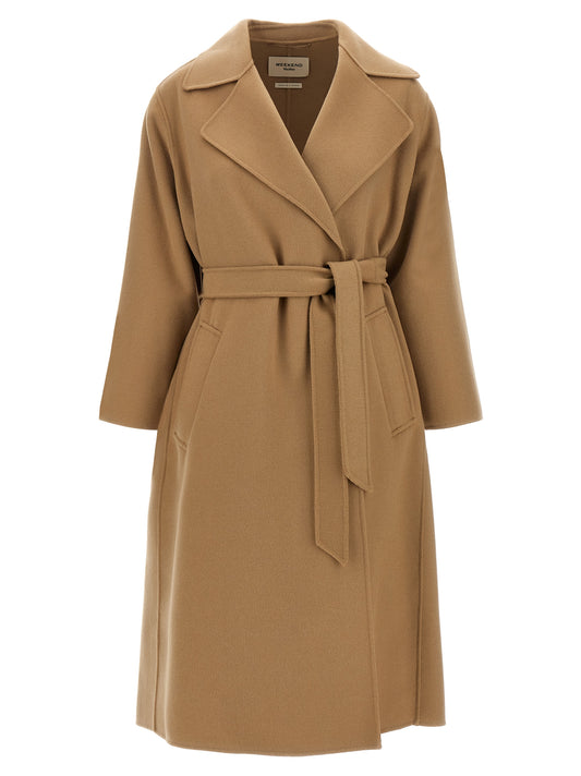 Overcoat by Max Mara for women in polyamide & virgin wool beige features a cosy chic silhouette, artfully detailed with a sophisticated and premium pockets for a cosy chic finish.