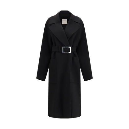 Overcoat by Max Mara for women in wool black showcases a architectural silhouette, artfully detailed with a distinctive lapel neckline and functional pockets for a architectural finish.