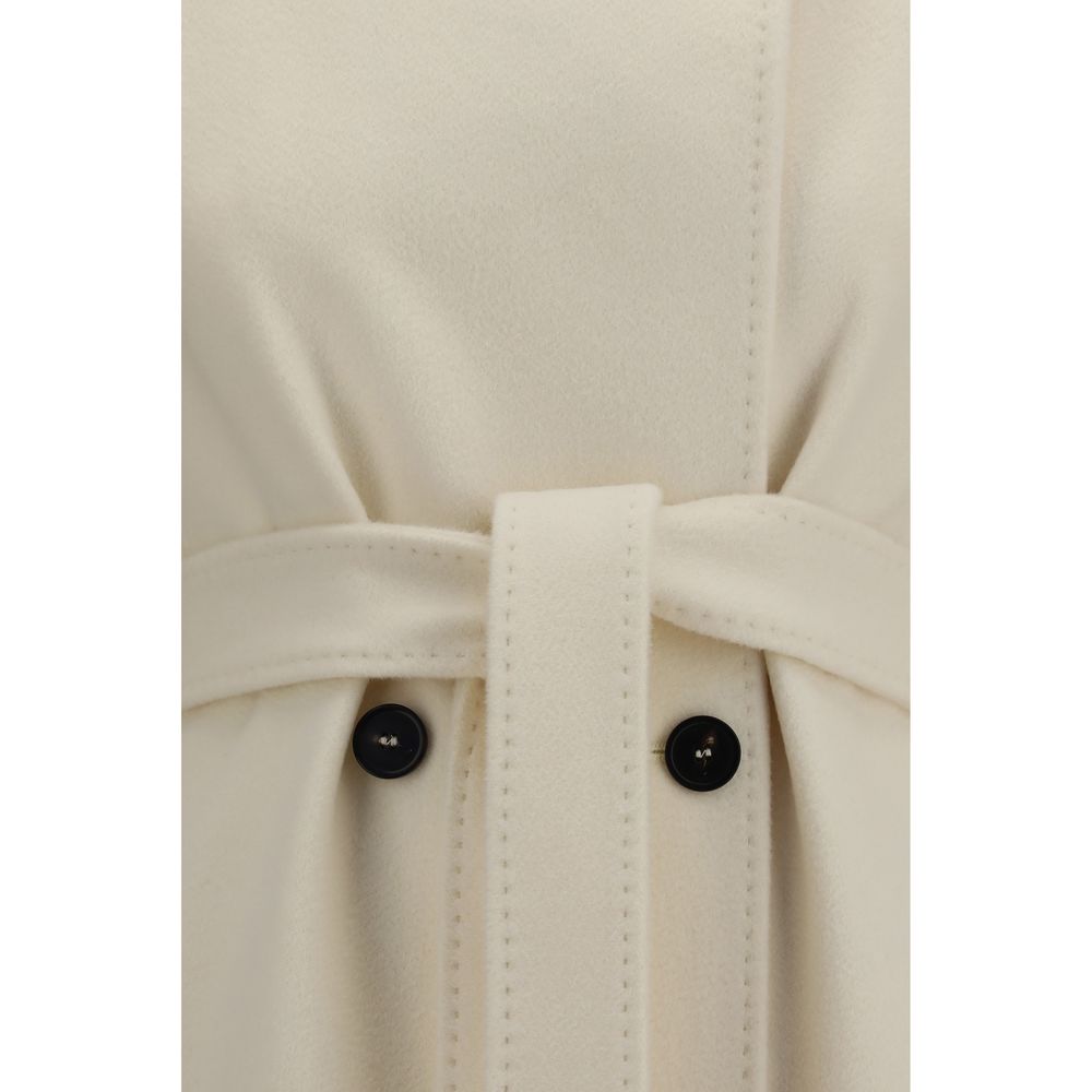 Overcoat by Max Mara for women in wool white, jacquard & monogram features a cosy chic silhouette, artfully detailed with a sophisticated and premium pockets for a cosy chic finish.