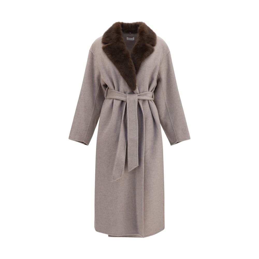 Overcoat by P.A.R.O.S.H. for women in merino wool calf leather & fur beige showcases a enveloping silhouette, detailed with distinctive pockets and a enveloping v-neck neckline.