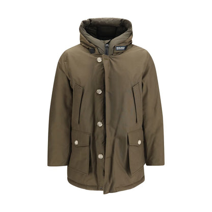 Parka by Woolrich for men in polyamide cotton duck & goose down bicolour features a stylish silhouette, meticulously detailed with a sophisticated hooded high-collar neckline and functional pockets, hooded & insulated for a stylish finish.
