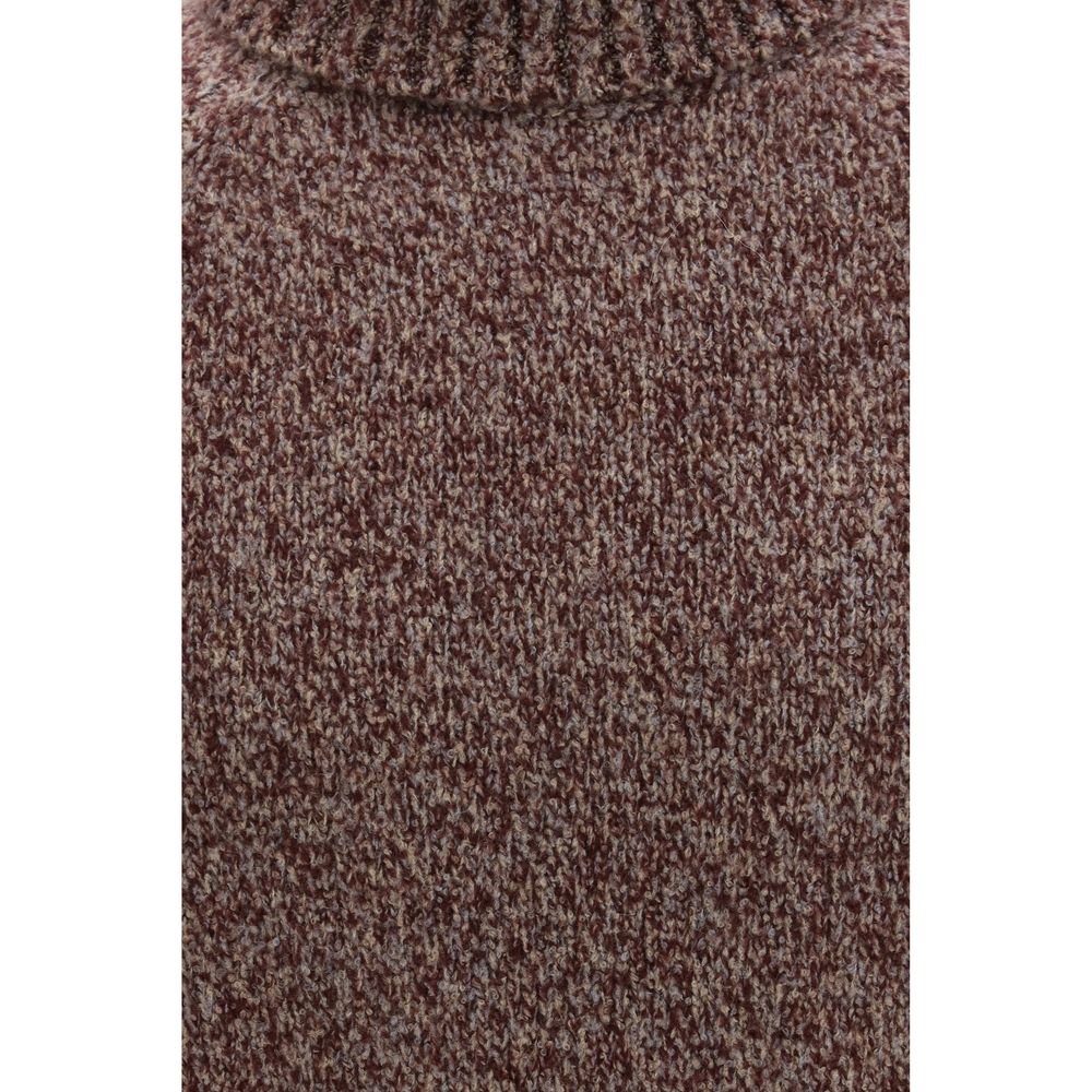 Sweater by Brunello Cucinelli for men in cashmere silk & capra leather bordeaux showcases a sumptuous silhouette, artfully finished with a sumptuous and for a sophisticated, sumptuous look.