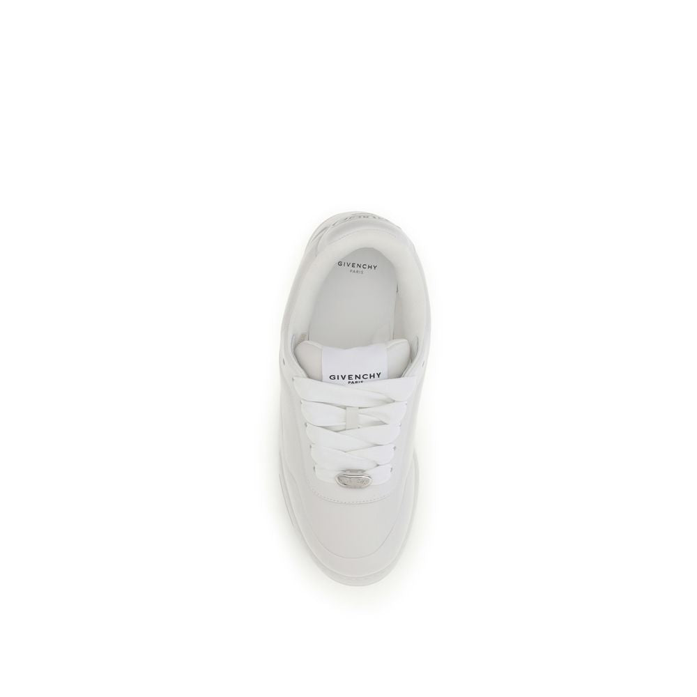 Sneakers by Givenchy for men in bos taurus calf nappa leather white & signature features an fashionable silhouette, showcasing the premium Men's Fashion Bos Taurus Calf Nappa Leather Sneakers in a fashionable fashion style that offers a fashionable finish for refined style.