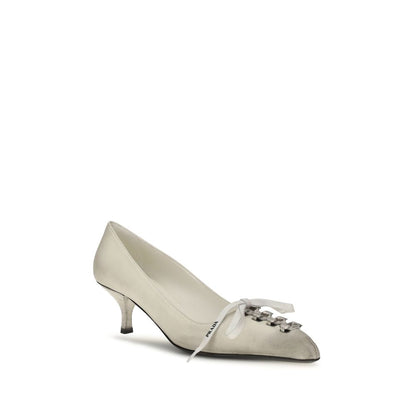 Pumps Heels by Prada for women in bos taurus calf leather white showcases a exquisite silhouette, perfectly accentuating Women's Bos Taurus Calf Leather Pumps Heels with a exquisite and exquisite pointed toe style.