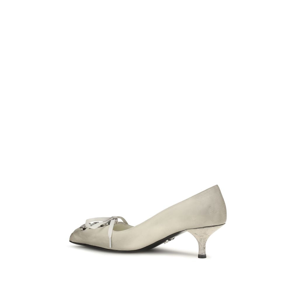 This Pumps Heels by Prada for women in bos taurus calf leather white presents a effortlessly chic silhouette from the Women's Bos Taurus Calf Leather Pumps Heels collection, featuring a effortlessly chic and effortlessly chic pointed toe style.