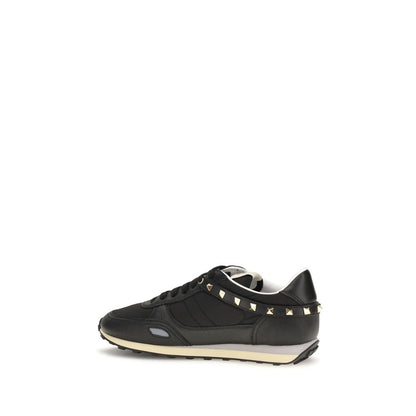 Athletic Sneakers by Valentino Garavani for men in bos taurus calf leather & nylon black & signature features an effortless chic silhouette, showcasing the signature athletic style of the V Logo Men's Athletic Bos Taurus Calf Leather & Nylon Sneakers collection with a truly effortless chic finish.
