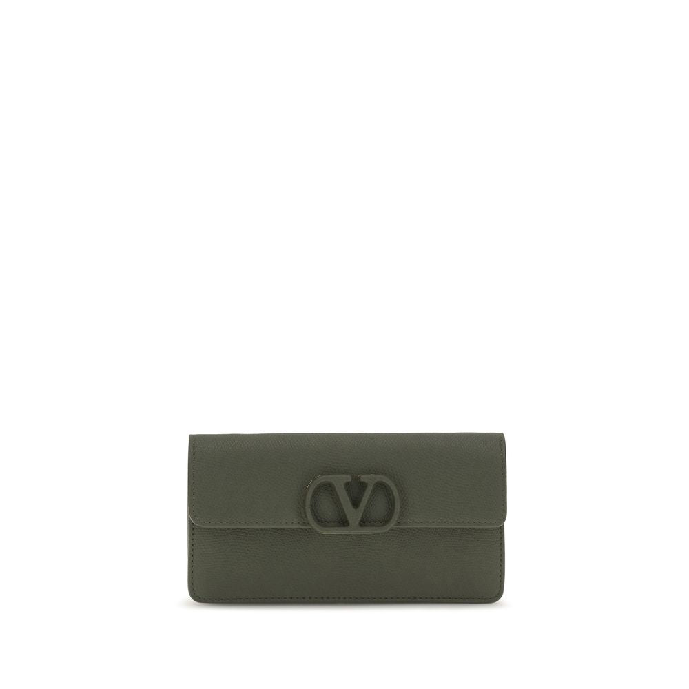 Cardholder Wallet by Valentino Garavani for women in bos taurus calfskin nappa leather bicolour & signature presents a refined silhouette, artfully capturing the essence of the V Logo Bos Taurus Calfskin Nappa Leather Cardholder Wallet design with sophisticated card-organization chain for a refined look.