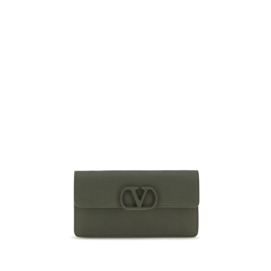 Cardholder Wallet by Valentino Garavani for women in bos taurus calfskin nappa leather bicolour & signature presents a refined silhouette, artfully capturing the essence of the V Logo Bos Taurus Calfskin Nappa Leather Cardholder Wallet design with sophisticated card-organization chain for a refined look.